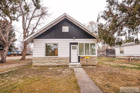 Photo of 221 Parsons Street, BLACKFOOT, ID 83221 (MLS # 2181195)