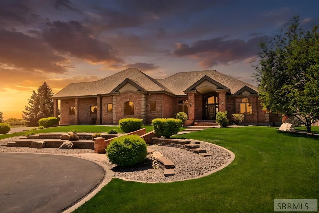 7695 Riverfront Drive