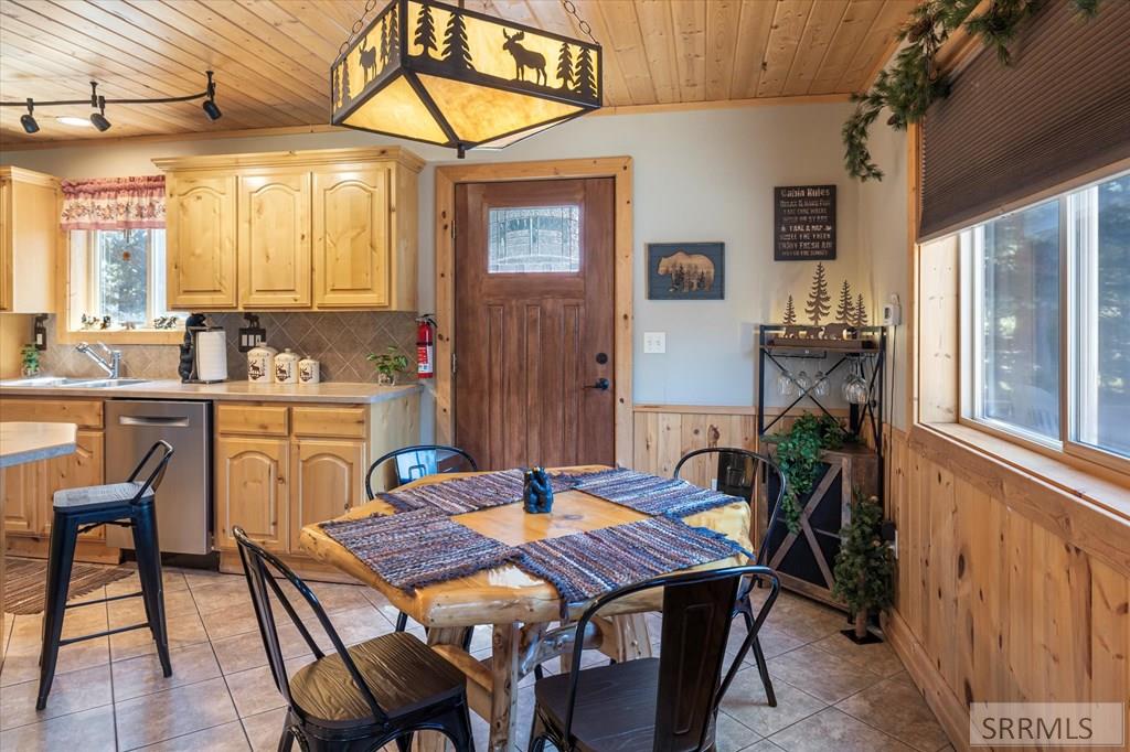 4217 Grandview Road, ISLAND PARK, Idaho image 5