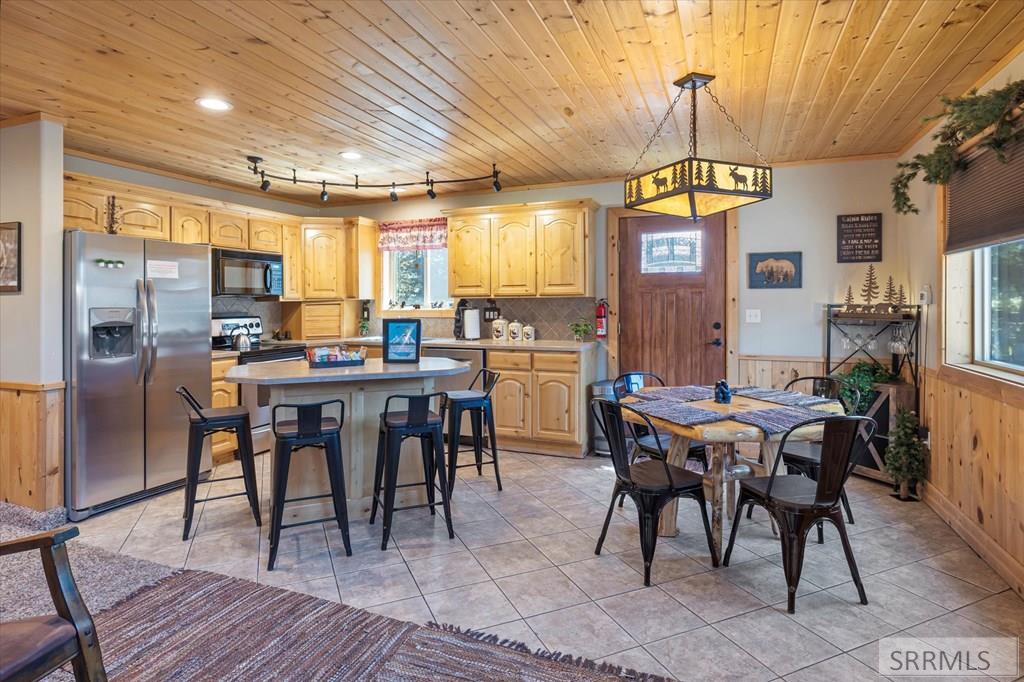 4217 Grandview Road, ISLAND PARK, Idaho image 4