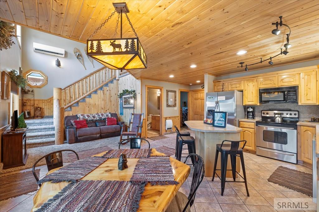 4217 Grandview Road, ISLAND PARK, Idaho image 6