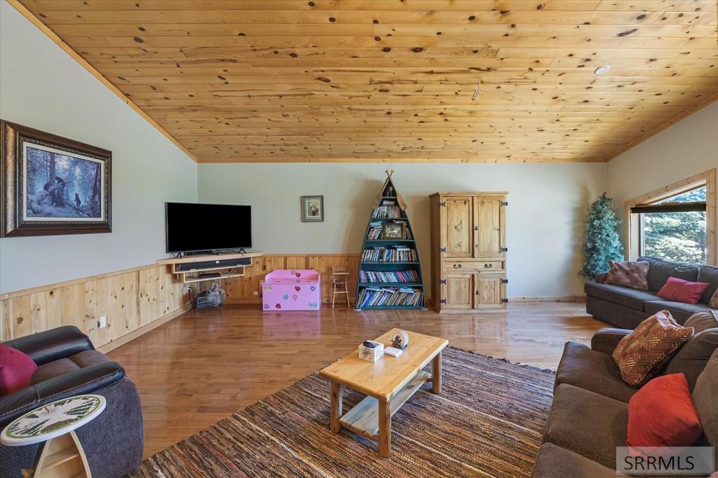 4217 Grandview Road, ISLAND PARK, Idaho image 33