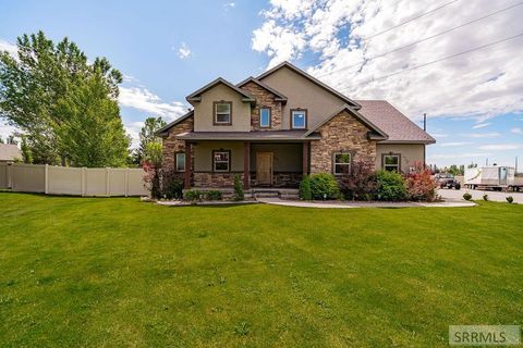Photo of 2424 E Timberview Circle, IDAHO FALLS, ID 83401 (MLS # 2187580)