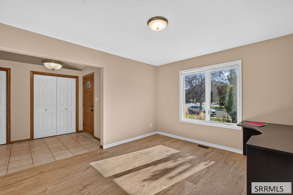 915 Summerfield Drive