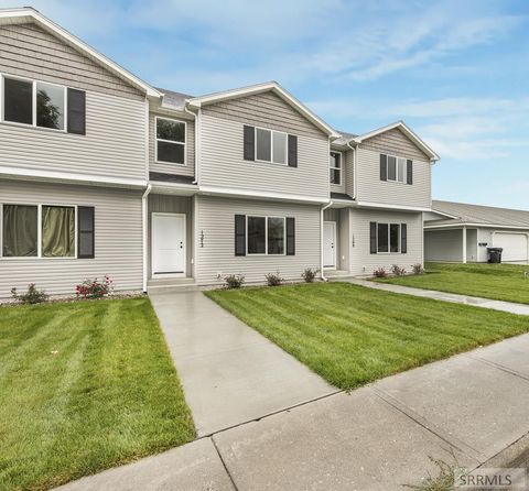 Photo of 1272 Bingham Avenue, IDAHO FALLS, ID 83402 (MLS # 2180790)