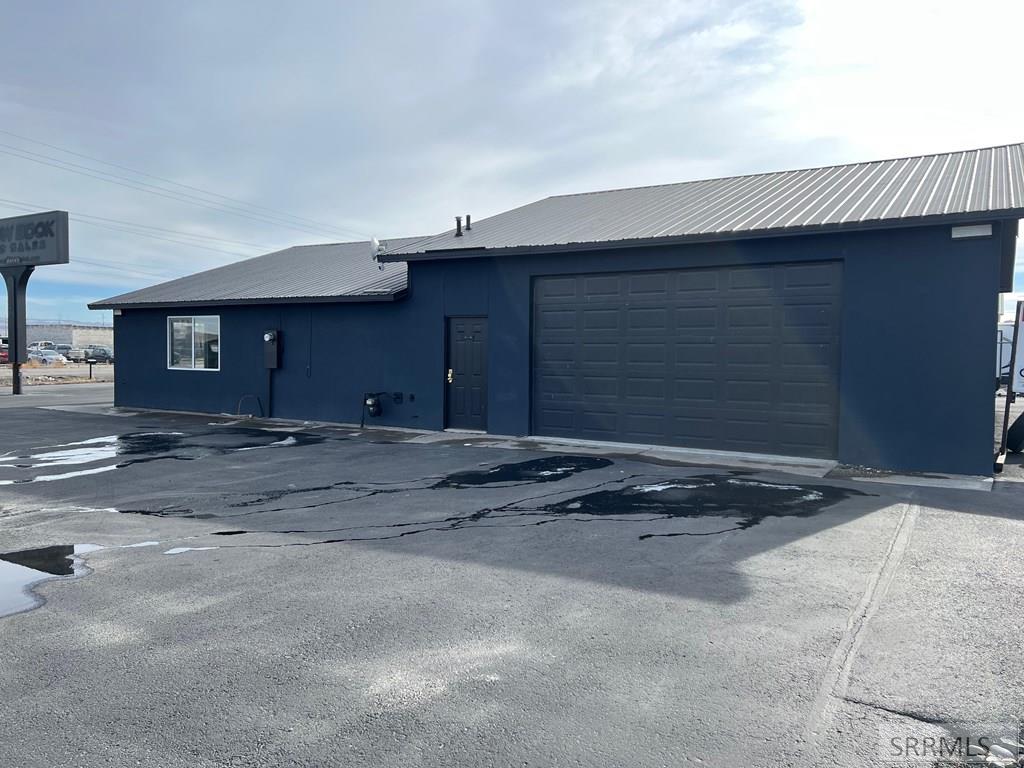 2085 Woodruff Avenue