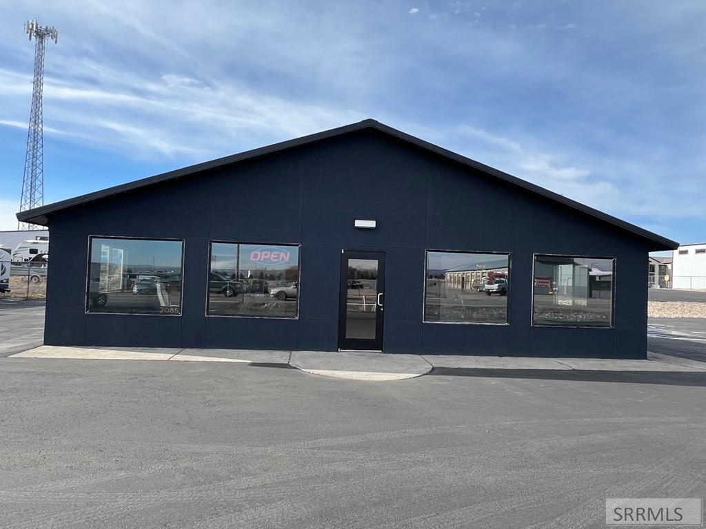 2085 Woodruff Avenue