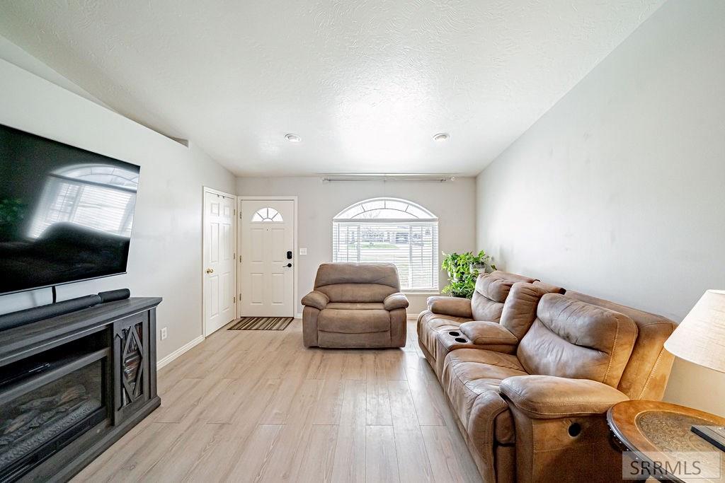 3729 Heartland Circle