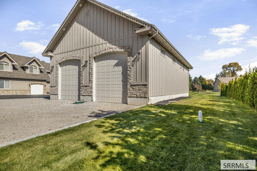516 Waterstone Drive