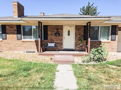 Photo of 1098 June Avenue, IDAHO FALLS, ID 83404 (MLS # 2187577)