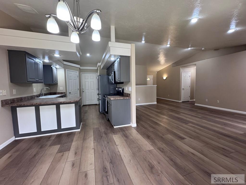 3736 Ellendale Circle