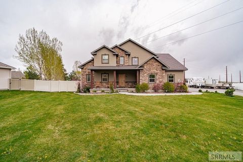 Photo of 2424 E Timberview Circle, IDAHO FALLS, ID 83401 (MLS # 2185850)