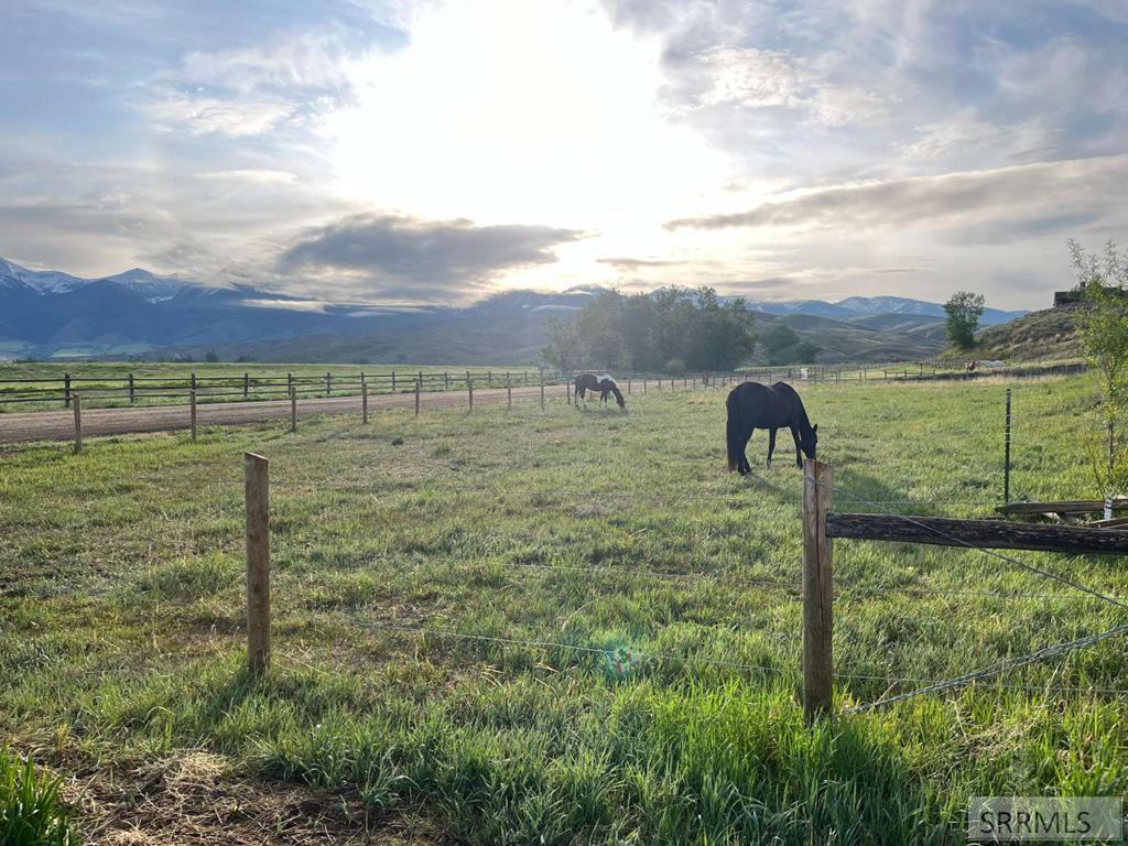 25 Black Hawk Drive, CARMEN, Idaho image 2