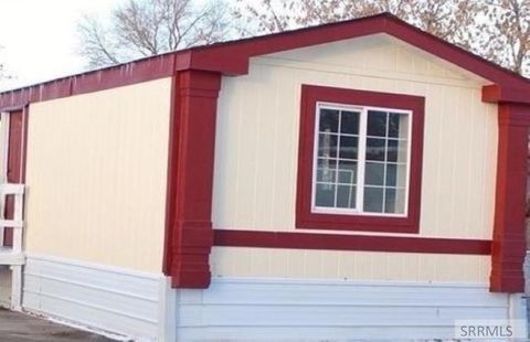 Photo of 155 Hillcrest Avenue, AMERICAN FALLS, ID 83211 (MLS # 2181146)