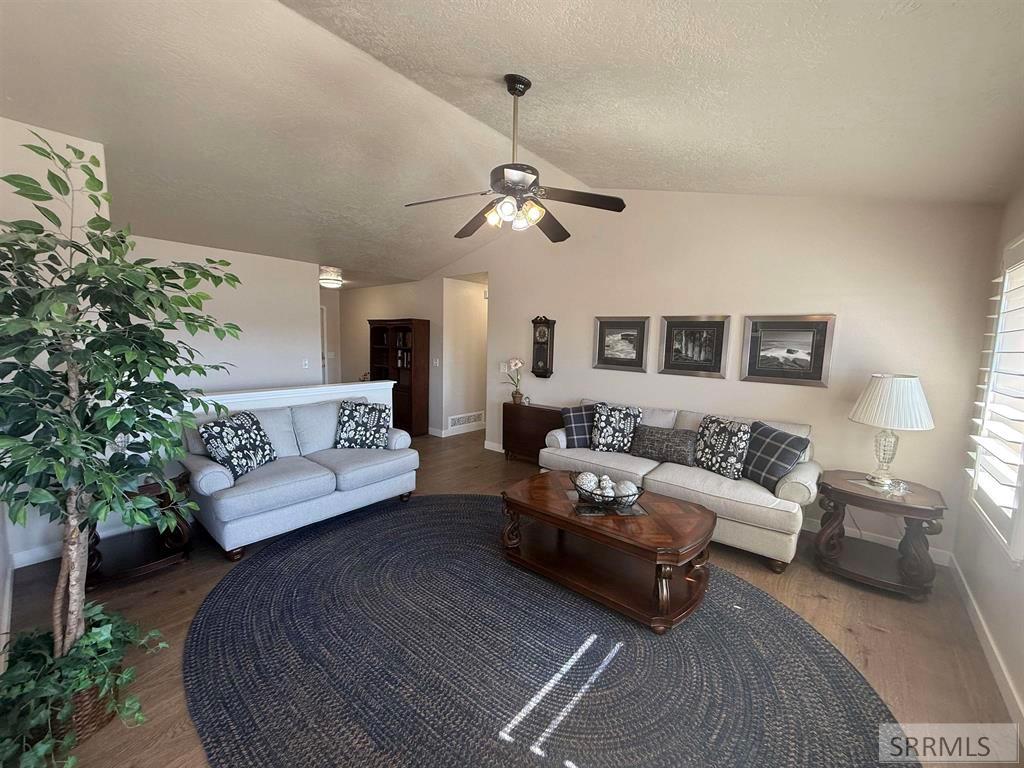 965 Homerun Street, CHUBBUCK, Idaho image 3