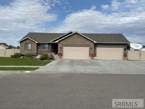 Photo of 5503 Lakefield Cir, AMMON, ID 83406 (MLS # 2178811)