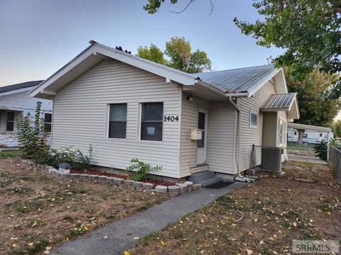 Photo of 1404 E 4th Avenue, TWIN FALLS, ID 83301 (MLS # 2180768)
