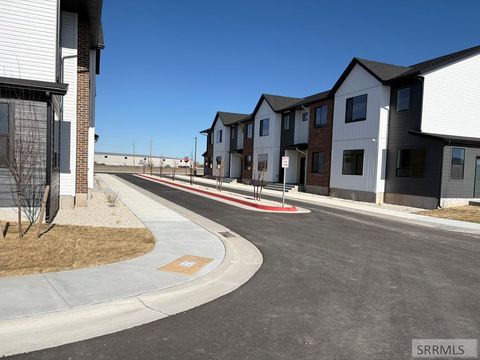 Homes For Sale - 455 Blue Spruce Avenue #116<br/> SUGAR CITY, ID 83448