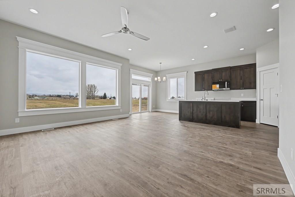 3670 Kingsboro Avenue