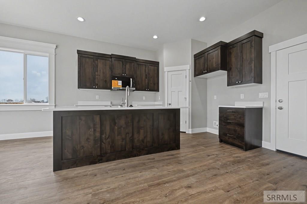 3670 Kingsboro Avenue