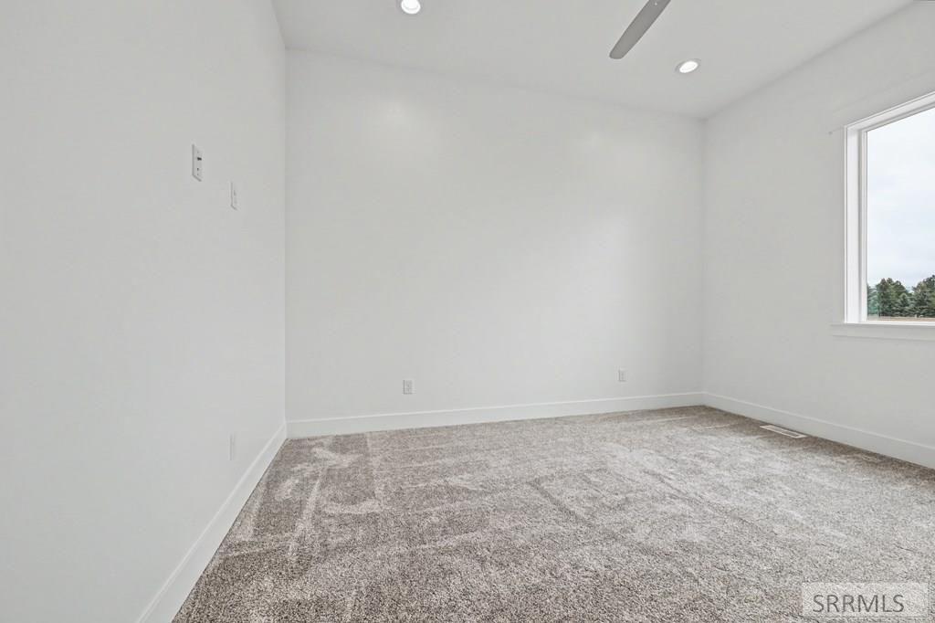 3670 Kingsboro Avenue