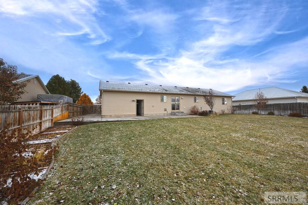 5460 E Free Avenue, IONA, Idaho image 27