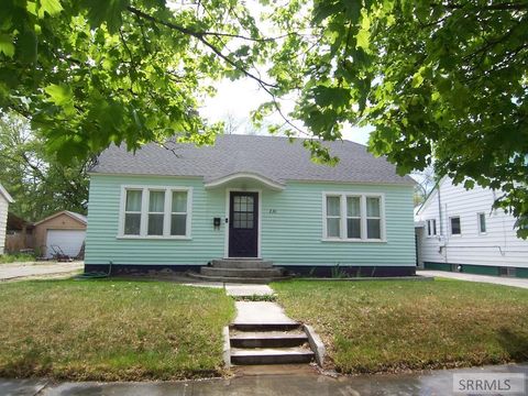 Photo of 230 E 13th Street, IDAHO FALLS, ID 83404 (MLS # 2186193)