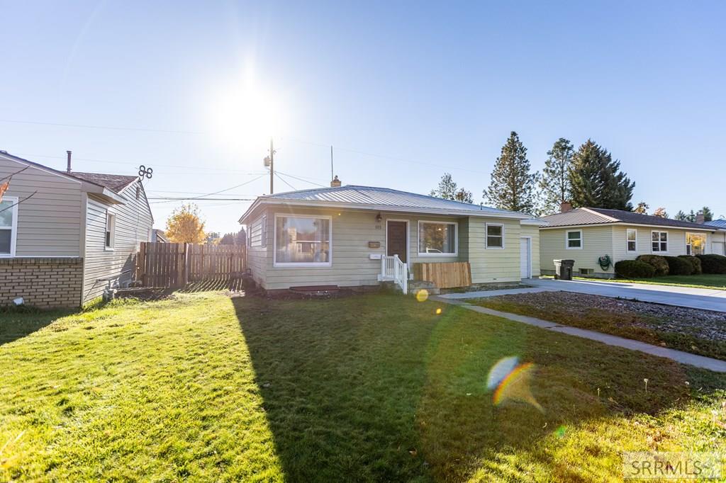 555 Lincoln Drive, IDAHO FALLS, Idaho image 2