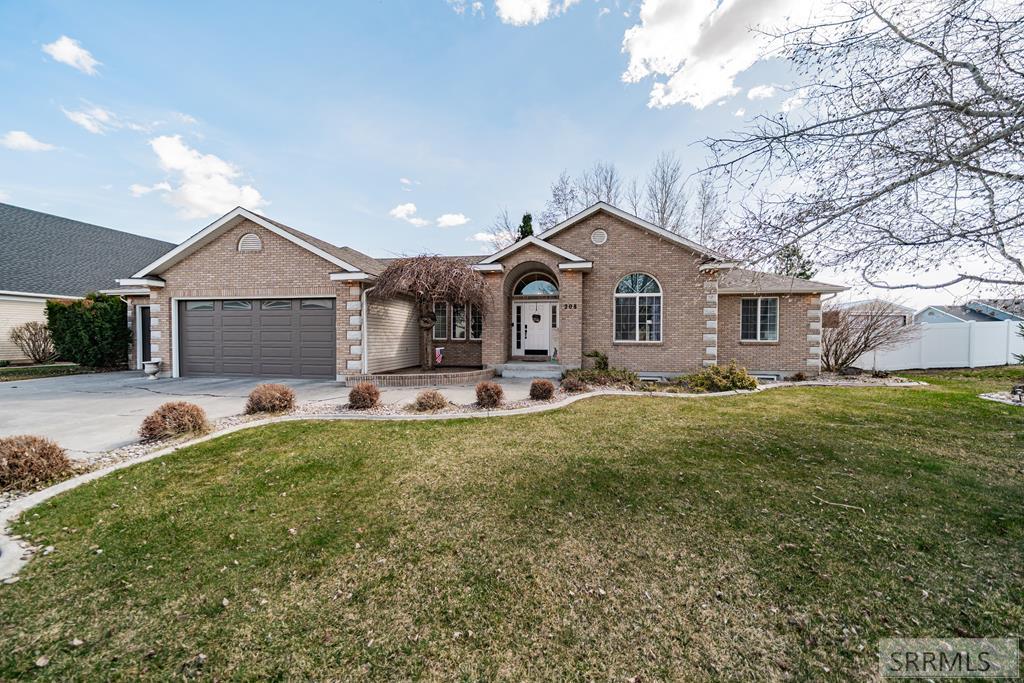 208 E Woodhaven Lane, IDAHO FALLS, Idaho image 2