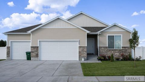 Photo of 2475 E Pinnacle Drive, IDAHO FALLS, ID 83401 (MLS # 2184910)