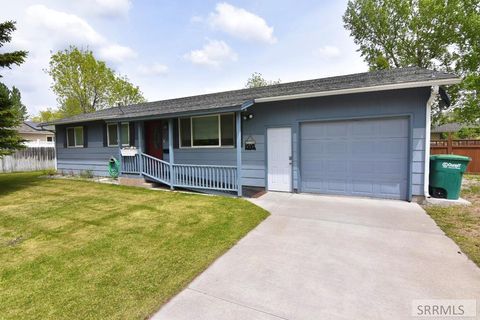 Photo of 521 S Maurine Drive, IDAHO FALLS, ID 83401 (MLS # 2186378)