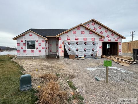 Photo of 4925 Pierce Ave, CHUBBUCK, ID 83202 (MLS # 2181127)