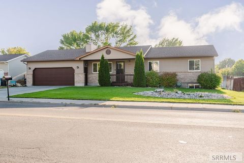 Photo of 1254 Bellin Road, IDAHO FALLS, ID 83402 (MLS # 2178979)