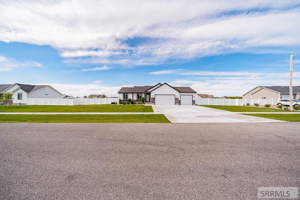 5195 Dutson Dr, IONA, Idaho image 49