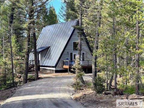 Photo of 2773 NE Sagehen Dr, ISLAND PARK, ID 83429 (MLS # 2186364)