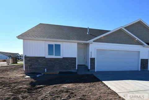Photo of 3724 E Victorious Cir, IDAHO FALLS, ID 83401 (MLS # 2179284)