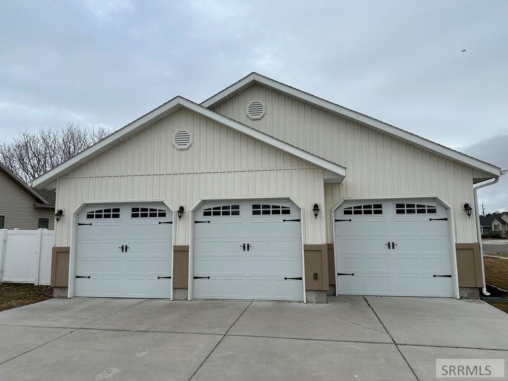 5454 Kymball Dr, CHUBBUCK, Idaho image 2
