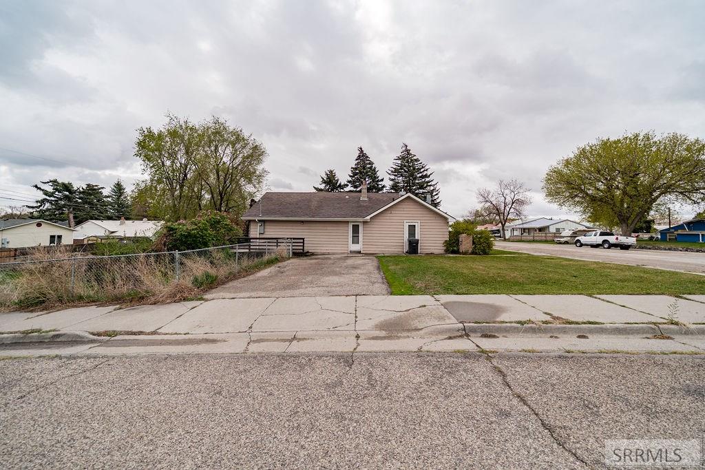 1096 Jefferson Avenue