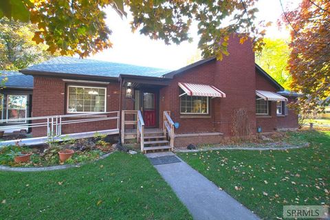 Photo of 1275 Cranmer Avenue, IDAHO FALLS, ID 83404 (MLS # 2180392) Photo of 1275 Cranmer Avenue, IDAHO FALLS, ID 83404 (MLS # 2180392)