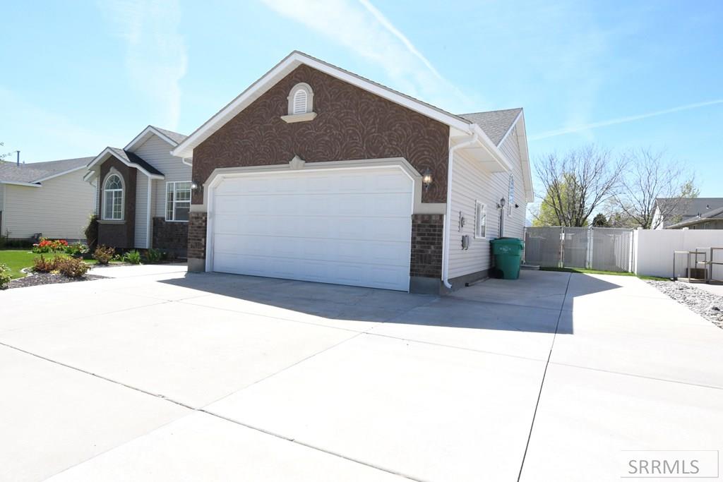 1073 Petersburg Ave, CHUBBUCK, Idaho image 3