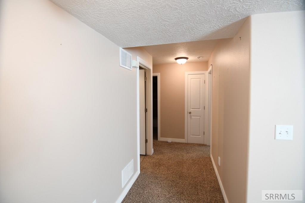 1073 Petersburg Ave, CHUBBUCK, Idaho image 32