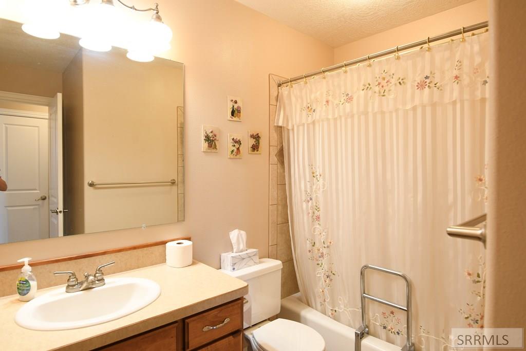1073 Petersburg Ave, CHUBBUCK, Idaho image 15