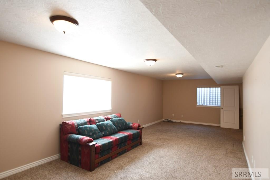 1073 Petersburg Ave, CHUBBUCK, Idaho image 29