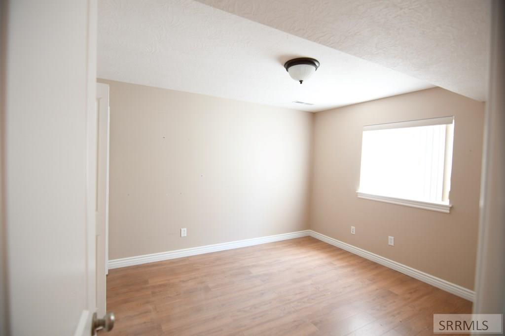 1073 Petersburg Ave, CHUBBUCK, Idaho image 38