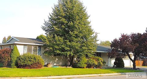 Photo of 530 N 6th W, ST ANTHONY, ID 83445 (MLS # 2179722)