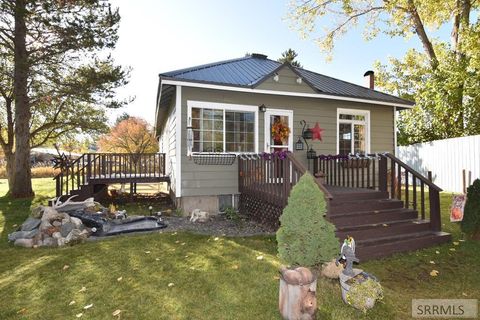 Photo of 906 S Bridge Street, ST ANTHONY, ID 83445 (MLS # 2180568)