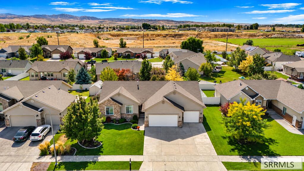 1798 Sunny Pine Way