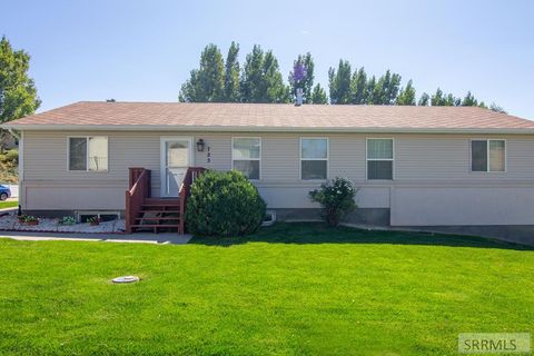 Photo of 723 Raindrop Dr, CHUBBUCK, ID 83202 (MLS # 2179741)