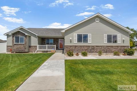 Homes For Sale - 660 Regency Lane<br/> IDAHO FALLS, ID 83402