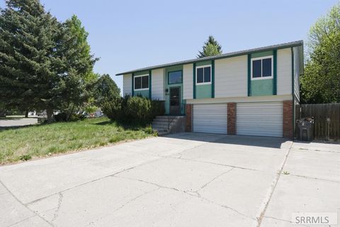 Photo of 844 Calliope Lane, IDAHO FALLS, ID 83402 (MLS # 2186426)